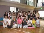 横須賀県逸見小学校でのヨガレッスン