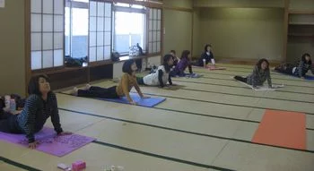 コブラのポーズ