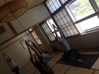 横須賀深田台でのヨガレッスン風景
