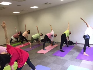 横須賀池上でのヨガレッスン風景