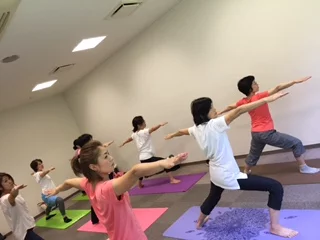 横須賀池上でのヨガレッスン風景