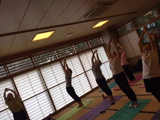 横須賀池上でのヨガレッスン風景