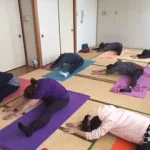 横須賀深田台でのヨガレッスン風景