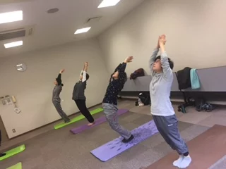 横須賀池上でのヨガレッスン風景