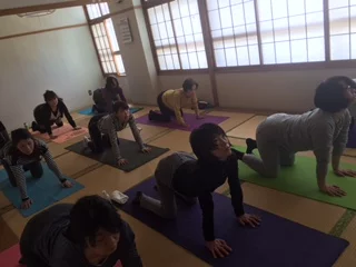 横須賀深田台でのヨガレッスン風景