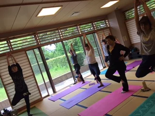横須賀池上でのヨガレッスン風景