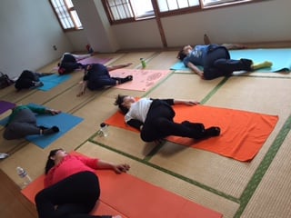 横須賀深田台でのヨガレッスン風景