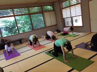 横須賀池上でのヨガレッスン風景
