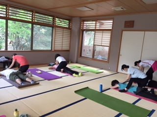 横須賀池上でのヨガレッスン風景