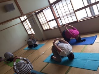 横須賀深田台でのヨガレッスン風景