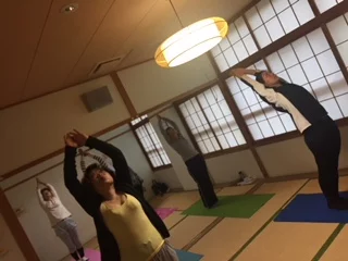 横須賀深田台でのヨガレッスン風景