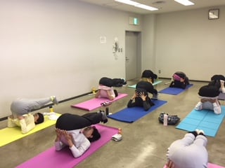 横須賀汐入でのヨガレッスン風景