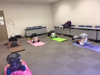 横須賀池上でのヨガレッスン風景