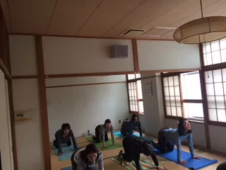 横須賀深田台でのヨガレッスン風景