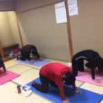 横須賀午後クラスのヨガレッスン風景