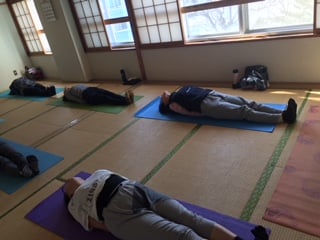 横須賀深田台でのヨガレッスン風景