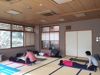 横須賀池上でのヨガレッスン風景