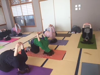 横須賀池上でのヨガレッスン風景