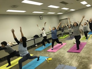 横須賀汐入でのヨガレッスン風景