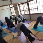 横須賀深田台でのヨガレッスン風景