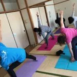 横須賀エンジョイヨガ深田台のレッスン風景