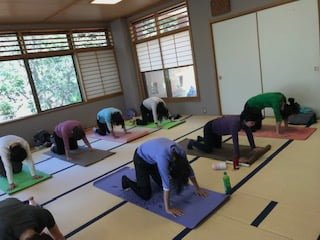 横須賀ハッピーヨガ池上のレッスン風景