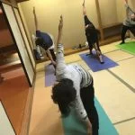 横須賀スッキリヨガ午後クラスのレッスン風景