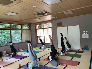 横須賀ハッピーヨガ池上のレッスン風景