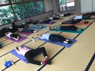 横須賀ハッピーヨガ池上のレッスン風景