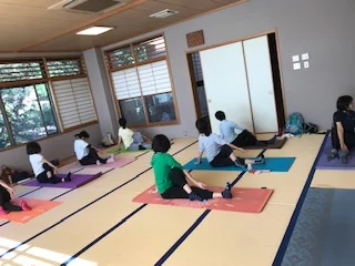 横須賀ハッピーヨガ池上のレッスン風景