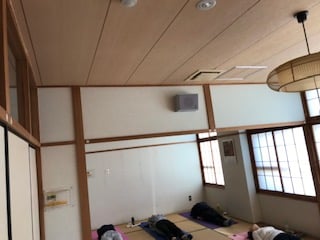 横須賀エンジョイヨガ深田台のレッスン風景