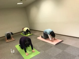 横須賀ハッピーヨガ池上のレッスン風景