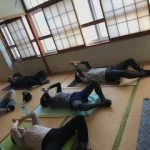 横須賀エンジョイヨガ深田台のレッスン風景