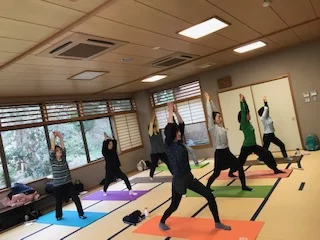 横須賀ハッピーヨガ池上のレッスン風景