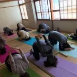横須賀エンジョイヨガ深田台のレッスン風景