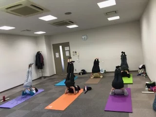 横須賀ハッピーヨガ池上のレッスン風景